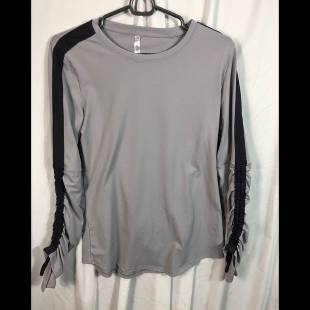 Fabletics Women's Scrunch Long Sleeve Top Size Sm